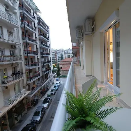 Large, Sunny, Modern Apartment Fully Renovated, Next To Agia Sofia Thessaloniki Exterior foto